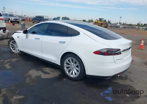 2013 Tesla Model S z USA, uszkodzony, nr VIN 5YJSA1CN7DFP07722